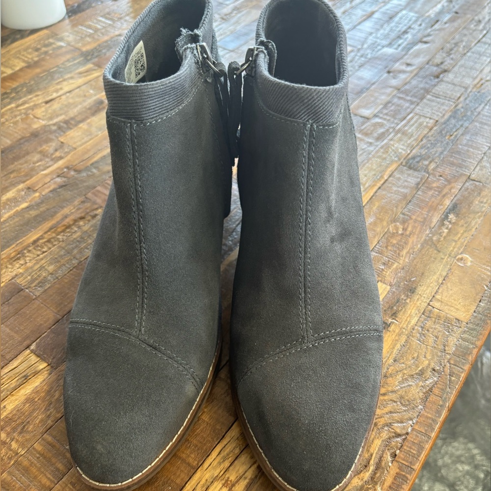 Tom’s Grey Short Boots